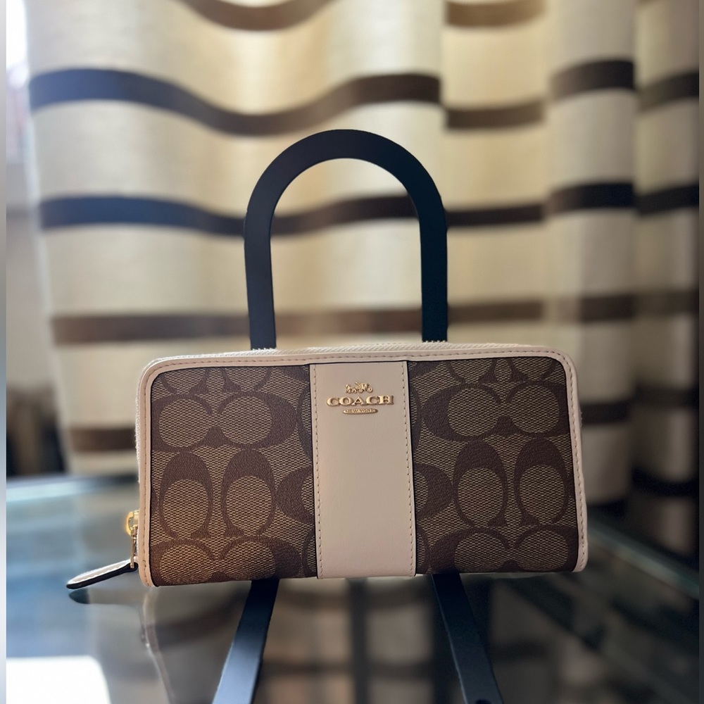 Coach accordion zip wallet in signature canvas
